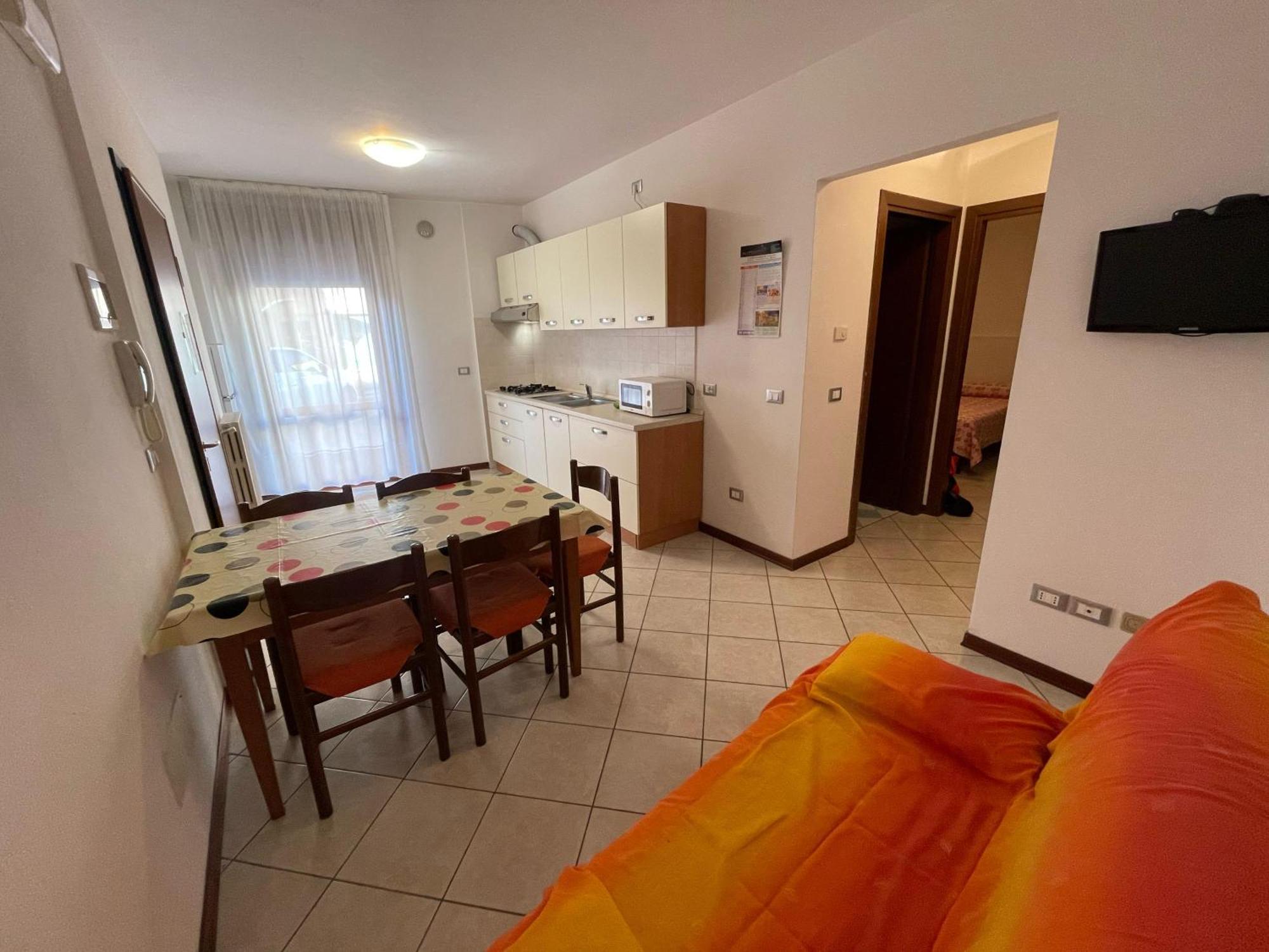 Residence Mediterraneo - Agenzia Cocal カオルレ エクステリア 写真